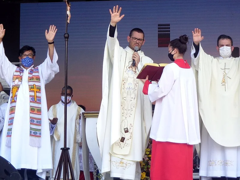 60 reasons not to attend the Novus Ordo Missae